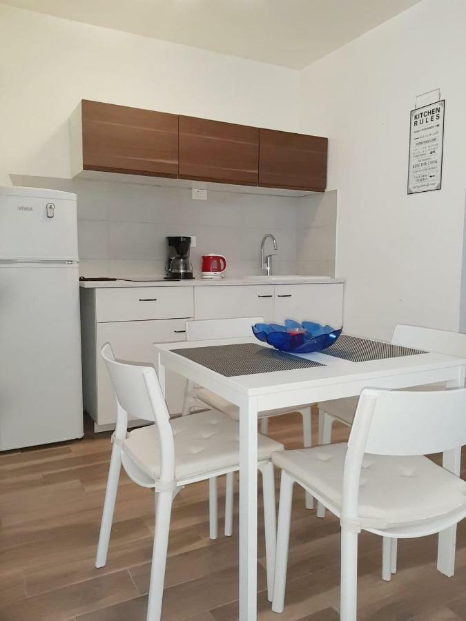 רוביני Apartment Mony מראה חיצוני תמונה